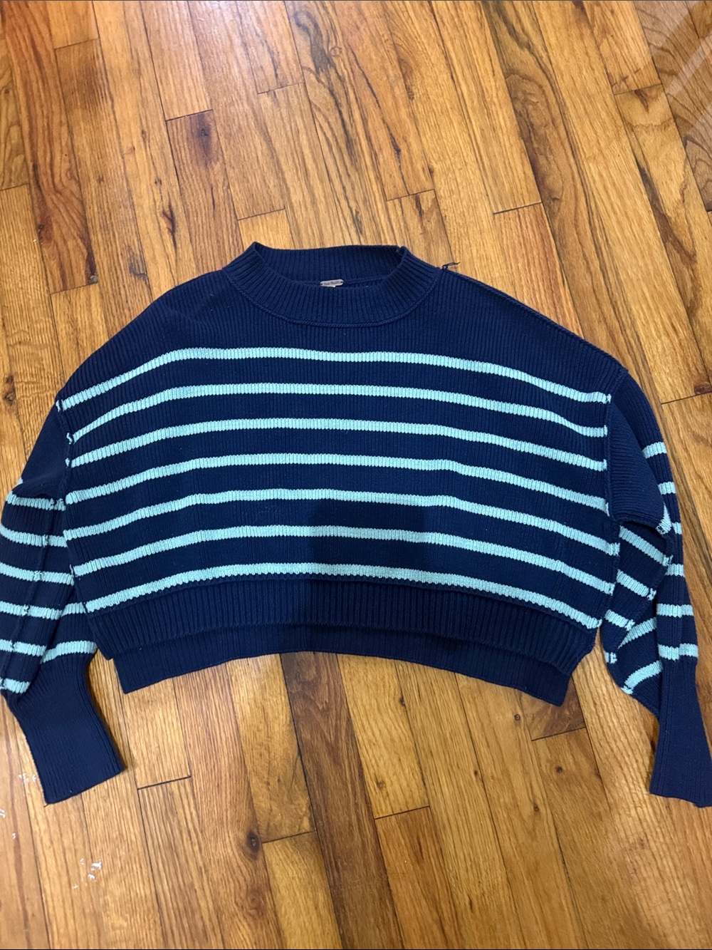 Free People Cropped sweater